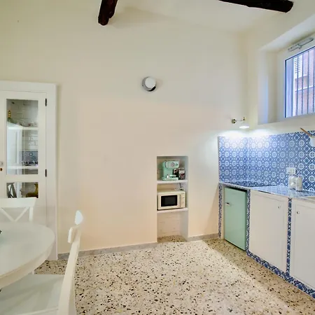 La Finestra Sul Porto - Old Town Apartment *